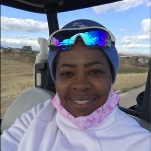 Meet your Posher, Cynthia